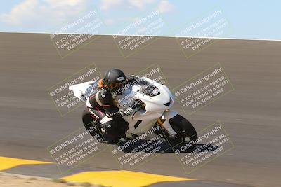 media/Oct-03-2022-Moto Forza (Mon) [[5f077a3730]]/Beginner Group/Session 2 (Turn 10)/